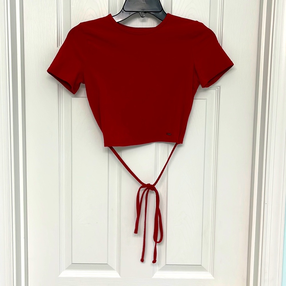 Hollister, size S, short sleeve fitted cropped short sleeve with ties